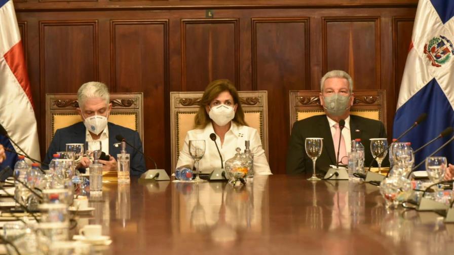 Gobierno de RD instalará oficinas de Aduanas, Senasa, Infotep y Banreservas en EEUU Gobierno de RD instalará oficinas de Aduanas, Senasa, Infotep y Banreservas en EEUU