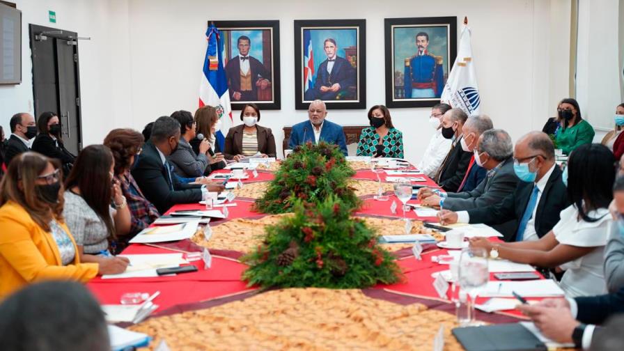 Libros de texto llegarán a las escuelas en enero Libros de texto llegarán a las escuelas en enero