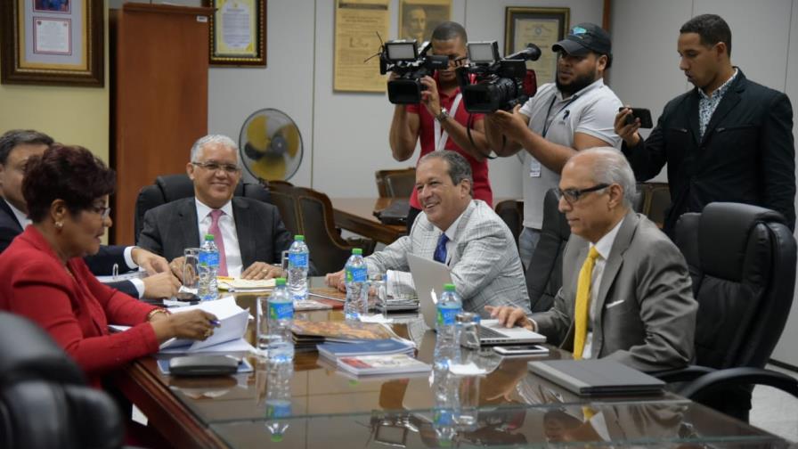 Comisión ha depurado 60 candidatos a juez del Tribunal Constitucional