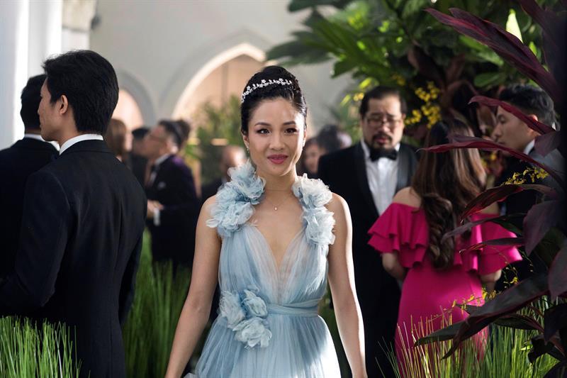 Donan vestido usado en “Crazy Rich Asians” a Museo de Historia de EEUU
