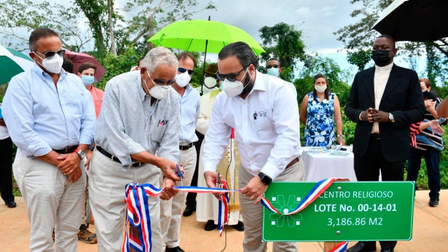 Comisión Presidencial de Fideicomiso entrega lotes para construir iglesia en Ciudad Juan Bosch Comisión Presidencial de Fideicomiso entrega lotes para construir iglesia en Ciudad Juan Bosch