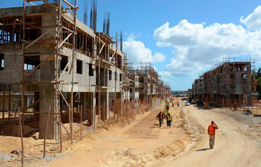 El sector de construcción pide al presidente Medina una cuarentena total y apoyo fiscal para sus trabajadores