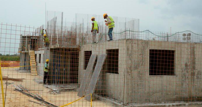 Sector construcción rechaza alzas de los precios cemento y acero