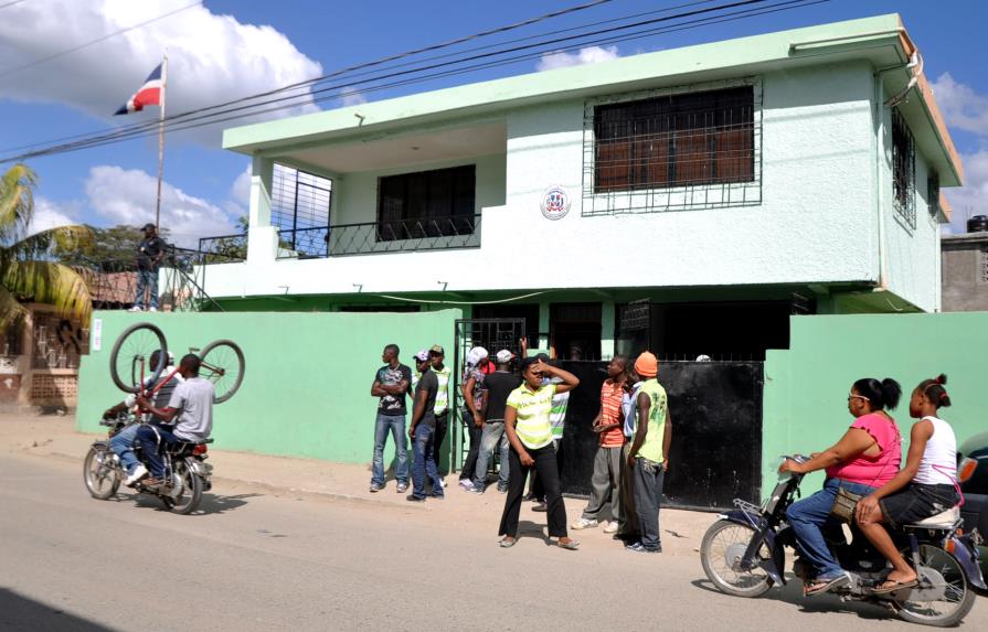 Cierran consulado dominicano en Juana Méndez por violentas protestas 