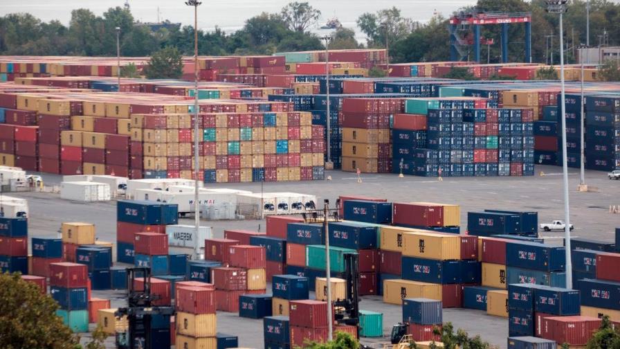 Biden y California se asocian para afrontar la crisis en cadena de suministro