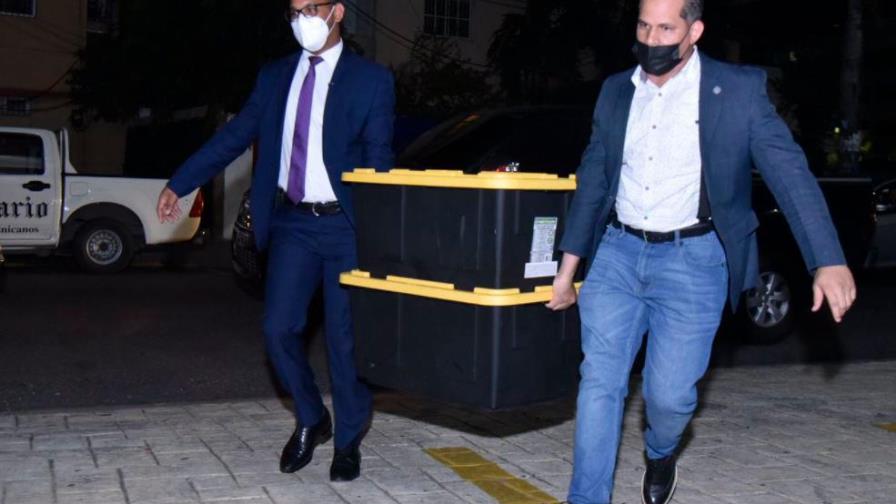 Ministerio Público llega con cajas de expedientes para solicitar coerción a acusados de Coral 5G