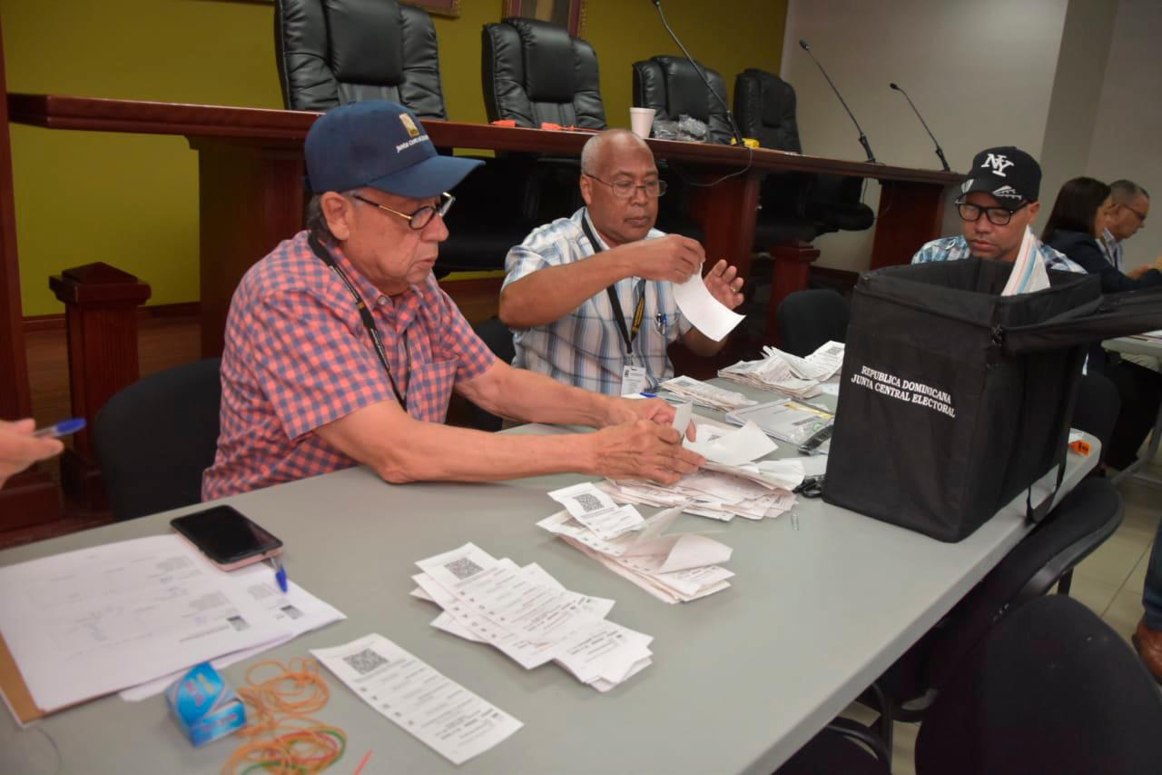 El conteo empezó pasada las 5:00 de la tarde.