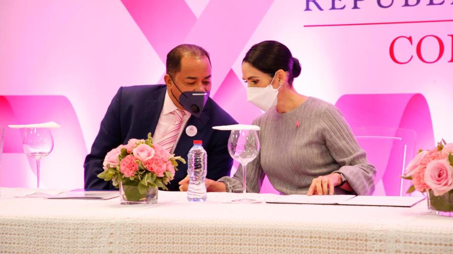 Raquel Arbaje y el contralor Catalino Correa Hiciano encabezan jornada de salud femenina