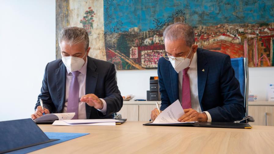 MESCYT y FUNIBER firman acuerdo ambiental en España
Abarca investigaciones en proyectos de energía, medio ambiente y mitigación de desastres