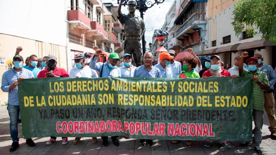 Protestan por políticas del Gobierno que afectan a los más pobres