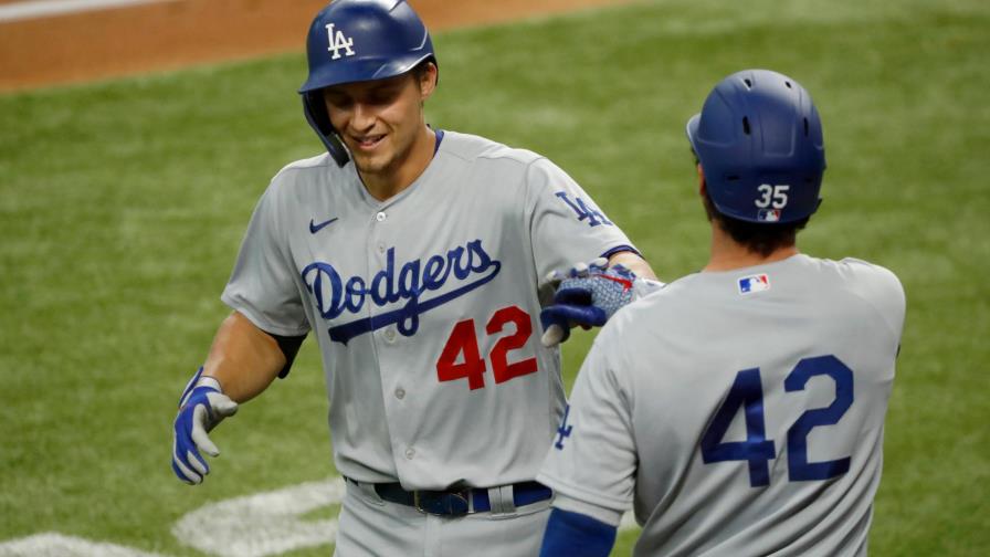 Dodgers impone récord de cuadrangulares en un mes en triunfo ante Texas