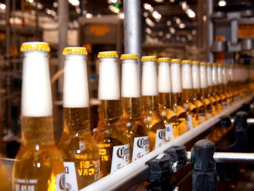 La cerveza Corona baja en ventas y prestigio de marca por el coronavirus