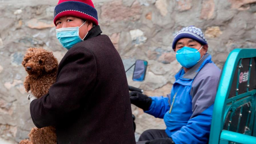 El virus sigue golpeando Hubei, aunque bajan los casos en el resto de China El virus sigue golpeando Hubei, aunque bajan los casos en el resto de China