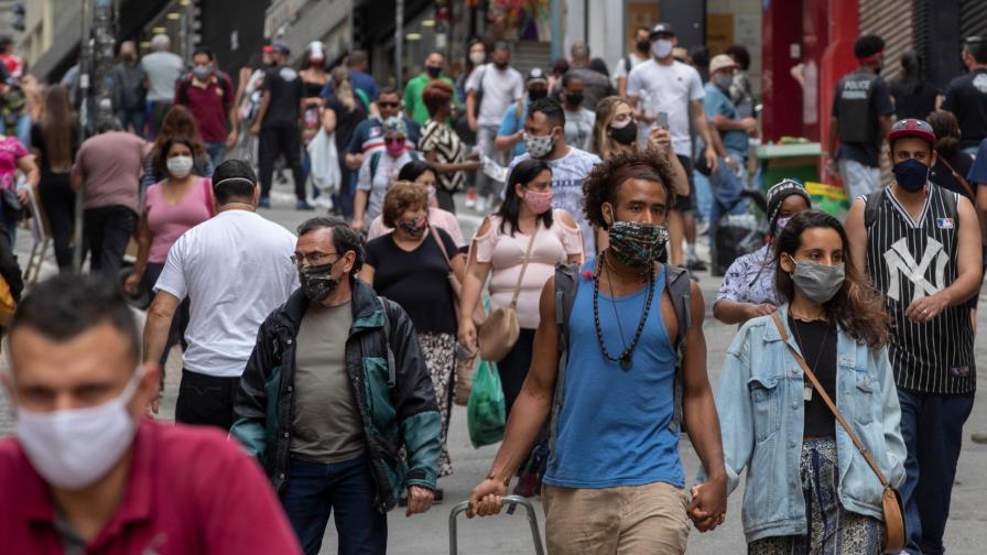 Cascada de cancelaciones de fiestas de Año Nuevo en Brasil por la ómicron