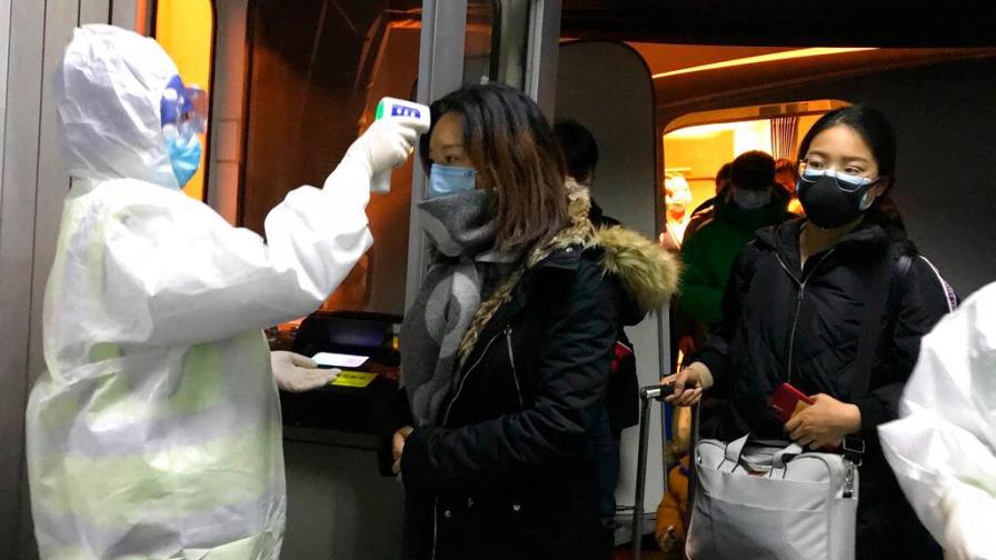 Fustigan en redes sociales a dirigentes de provincia china donde se originó virus