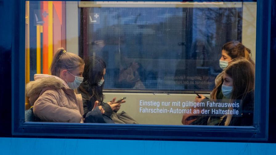 El Gobierno alemán también aprueba relajar ciertas restricciones para inmunizados