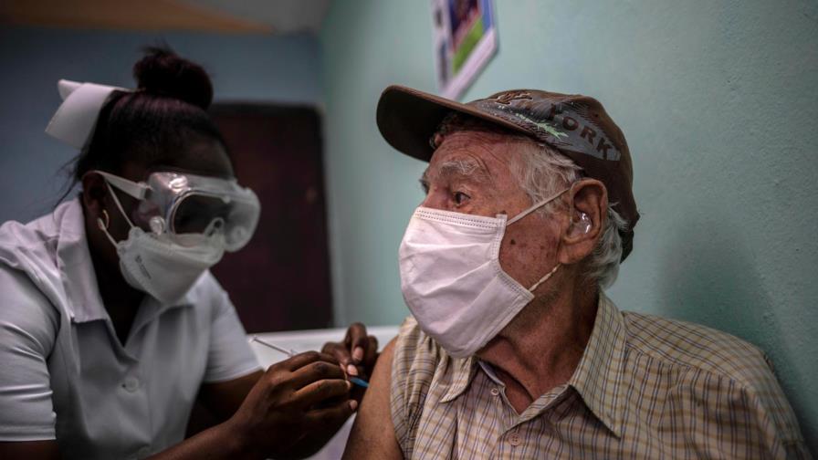 Cuba reporta 29 muertos y 5,613 nuevos casos de COVID-19 