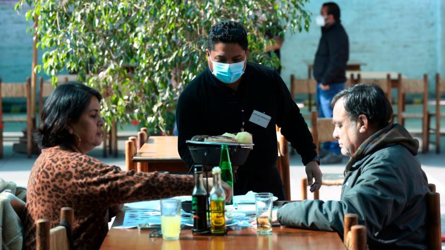 Chile suma veinte días con tasa de positividad inferior al 5 %
