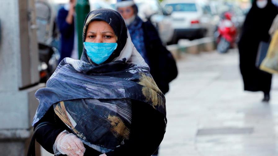 Irán prohíbe la importación de vacunas de EE. UU. y del Reino Unido