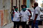 Llegan a Panamá 220 médicos cubanos para enfrentar repunte del COVID