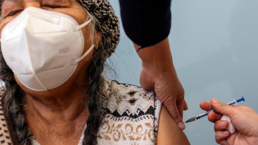México recibe 491,400 dosis de Pfizer tras un mes de retrasos