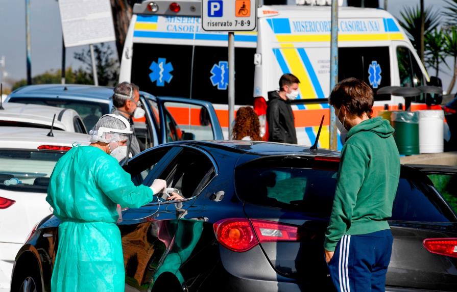 Hospitales italianos empiezan a colapsar; médicos piden cierre total del país 