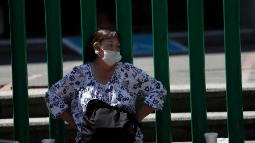 Latinoamérica se alista para el pico del coronavirus y reza a la Virgen de Guadalupe Latinoamérica se alista para el pico del coronavirus y reza a la Virgen de Guadalupe