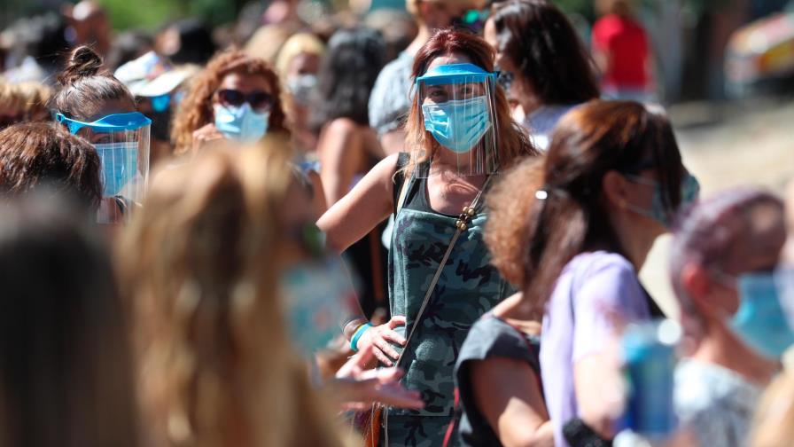 España suma 643 fallecidos por COVID-19 a pesar de que sigue descenso del virus 