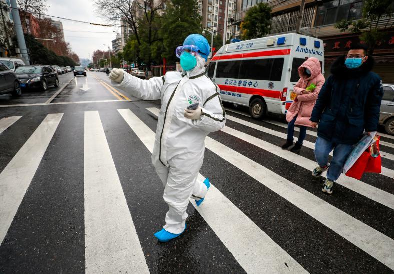 EEUU evacúa a su personal diplomático de Wuhan debido al coronavirus