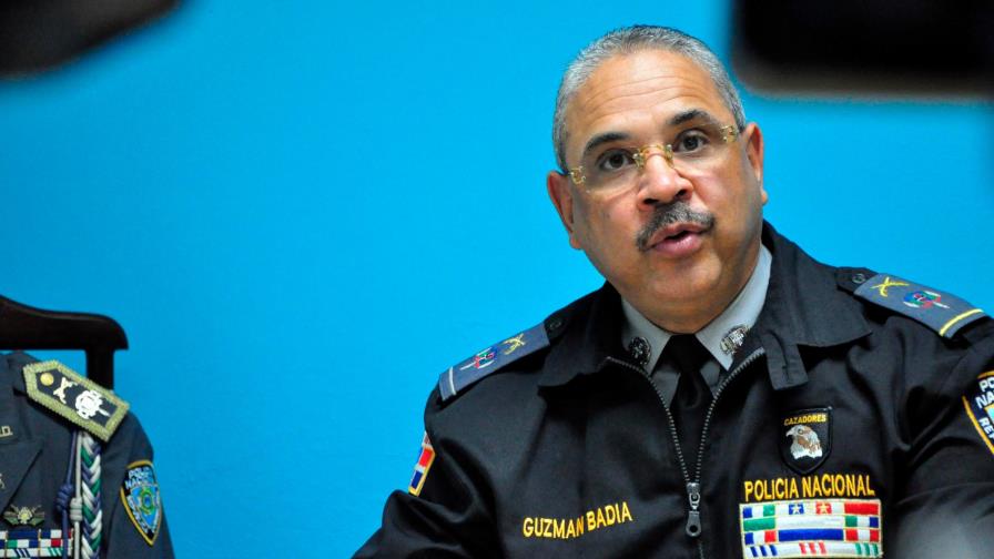 Policía ordena investigar muerte por un tiro de un joven en Santiago