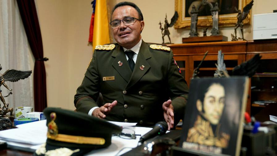 “Me cansé de callar”, dice agregado militar venezolano que rompió con Maduro