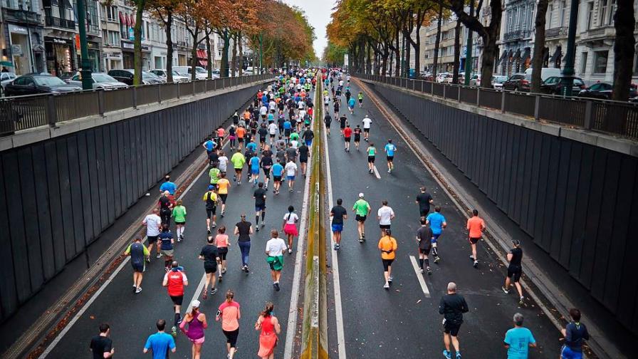 Un chico de nueve años participa en una carrera y accidentalmente gana otra de adultos 