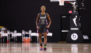 El doble-doble de Williams lleva a Dream a superar a Liberty 62-56