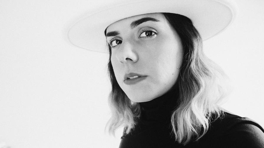 Covi Quintana: “Las redes sociales nos han vuelto superficialmente felices”