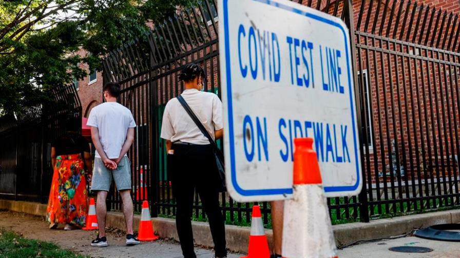 EEUU se acerca a 5 millones de casos mientras Trump firma medidas económicas