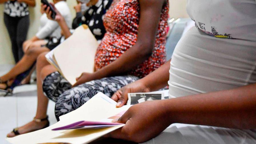 Salud Pública trabaja protocolo para vacunar a embarazadas con Pfizer Salud Pública trabaja protocolo para vacunar a embarazadas con Pfizer