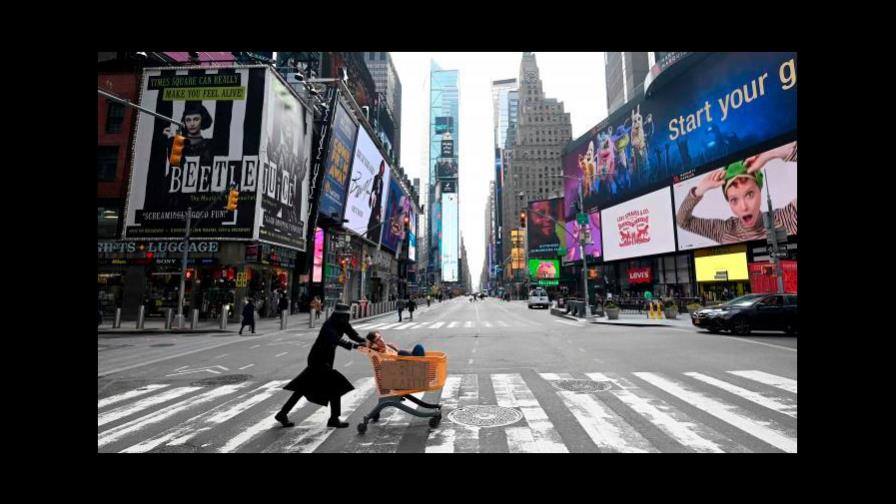 Nueva York envía 9,000 empleados a sus casas sin sueldo por una semana