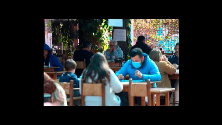 Chile suma 315 casos de COVID, un nuevo mínimo desde abril de 2020 