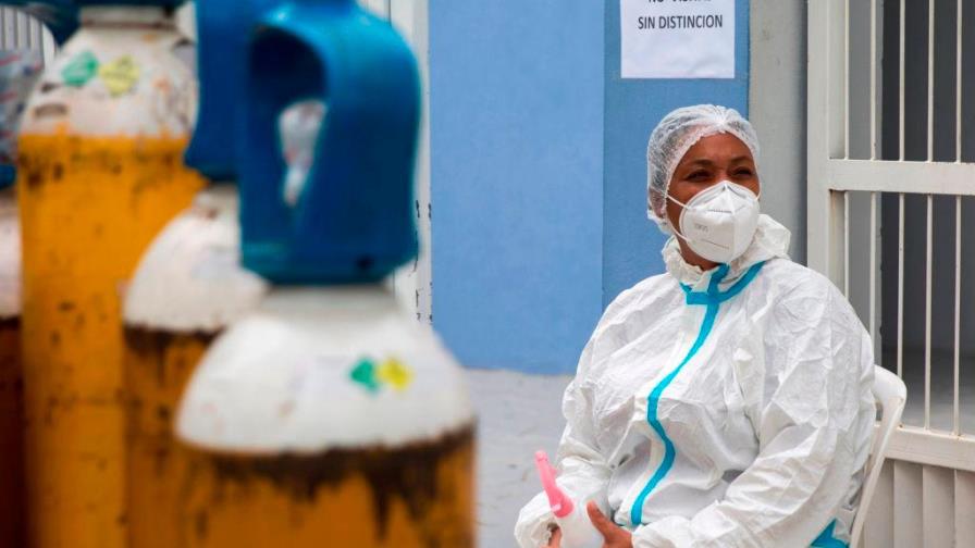 Reportan 96 trabajadores de salud y 24 embarazadas contagiadas con COVID-19 en 24 horas 