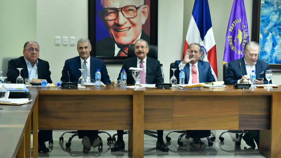 Se inicia reunión del Comité Político con 24 miembros presentes 