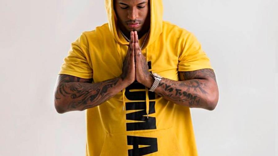 Cantante urbano Crazy Design y su desconocida faceta de artista plástico 