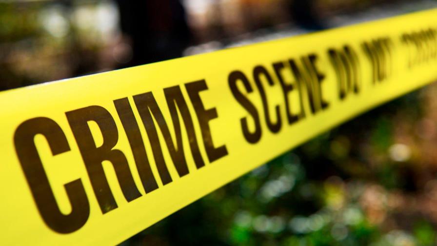 Hallan en La Vega dos cadáveres calcinados en un vehículo