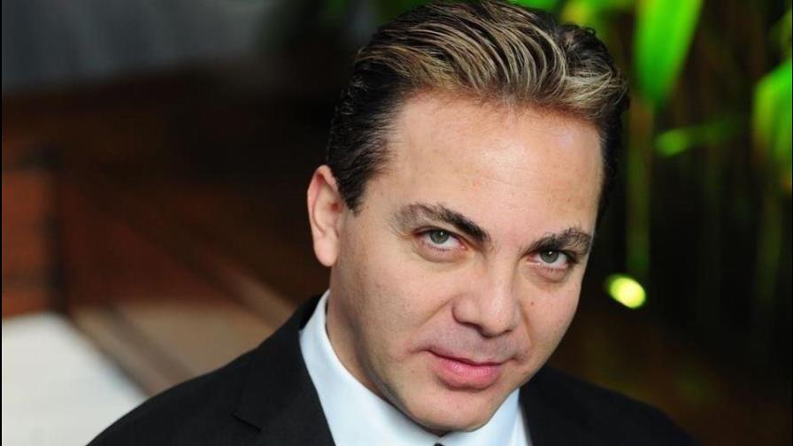 Cristian Castro inicia el 2021 con nueva pareja y ¿otro hijo?