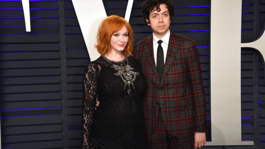Estrella de “Mad Men” Christina Hendricks pide divorcio Estrella de “Mad Men” Christina Hendricks pide divorcio
