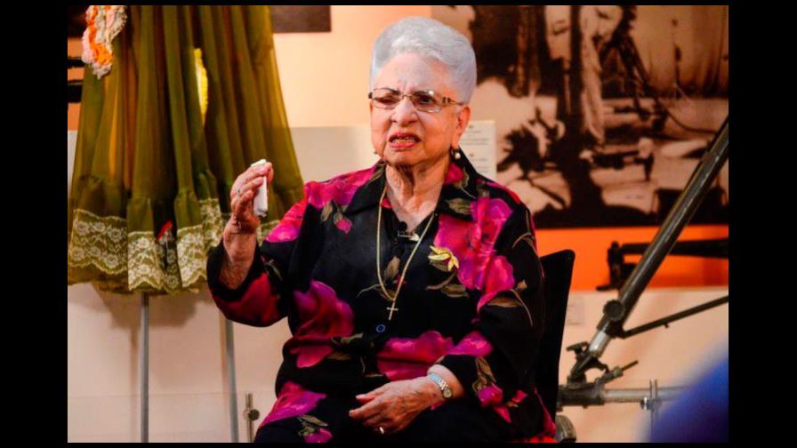 María Cristina Camilo, “la gran soberana del pueblo” que sigue activa en los medios a los 102 años