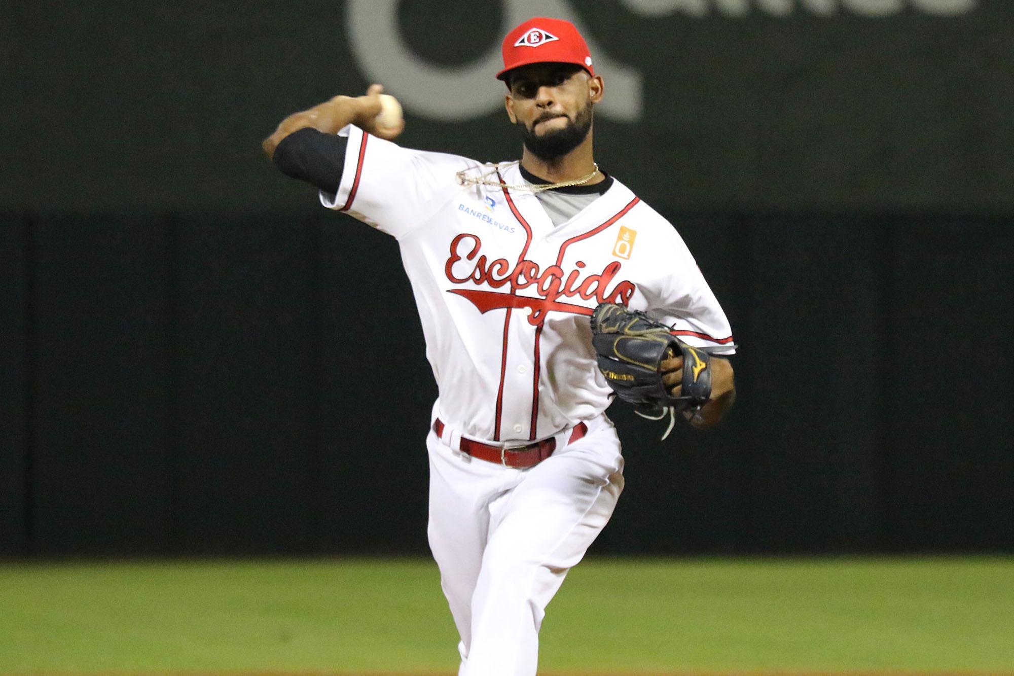 Cristopher Molina subirá al montículo como abridor por los Leones del Escogido en el partido del 10 de diciembre frente a las Águilas Cibaeñas, en el estadio Cibao de Santiago. (Prensa/LE-Raúl Calvo)