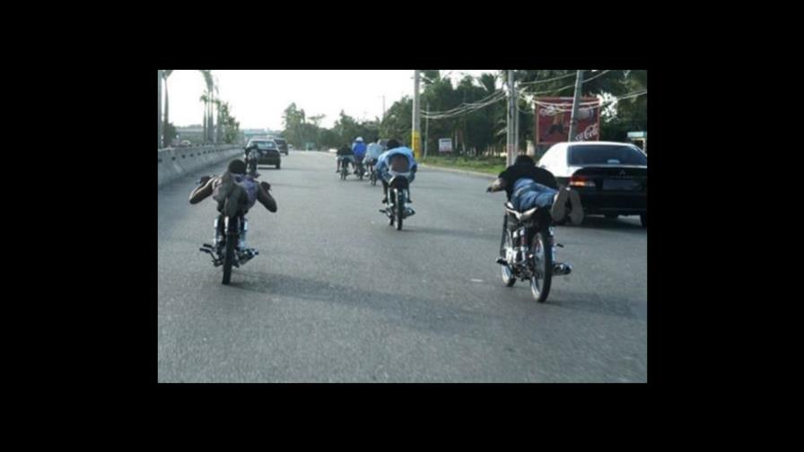 Varias personas apresadas por participar en carreras de motores clandestinas en La Vega