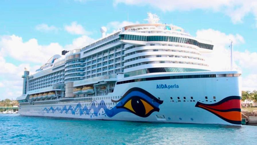 Miles de cruceristas libres de coronavirus llegaron hoy al país 