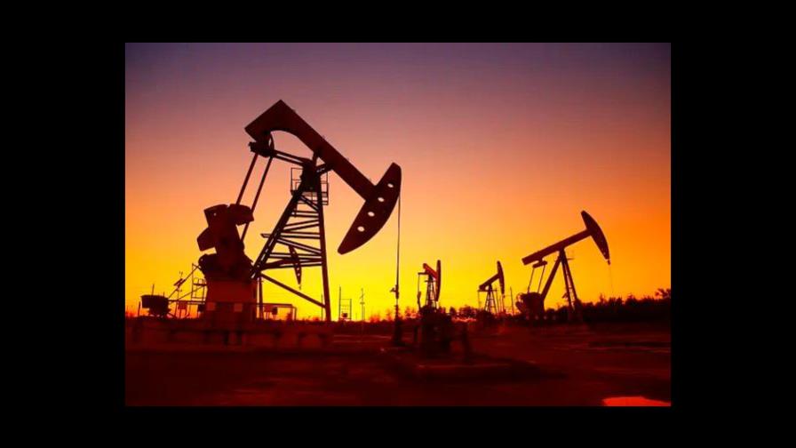 El petróleo de Texas cierra con una caída del 3,3 %, hasta 63,36 dólares