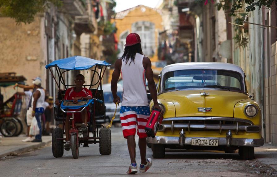 Falta de combustible y escasez de productos de aseo agudizan crisis en Cuba